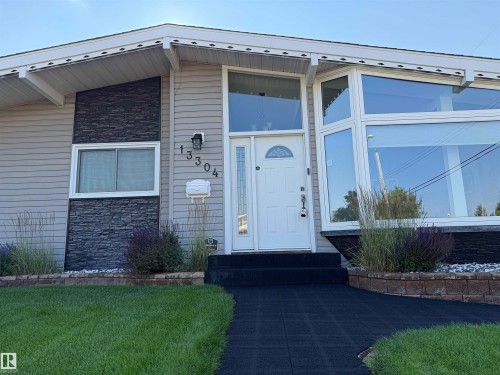 13304 70 Street Nw, Edmonton, AB - Outdoor