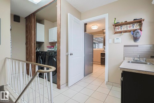13304 70 Street Nw, Edmonton, AB - Indoor