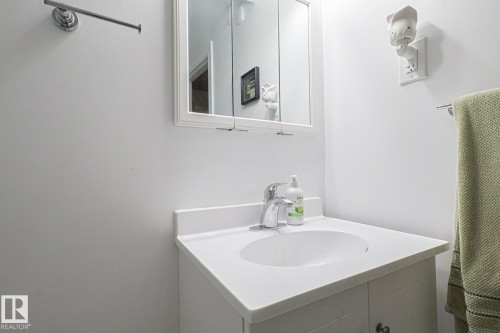 13304 70 Street Nw, Edmonton, AB - Indoor Photo Showing Bathroom