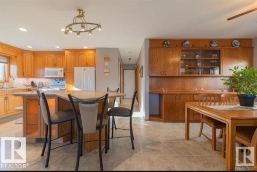 1412 63 Street Nw, Edmonton, AB - Indoor