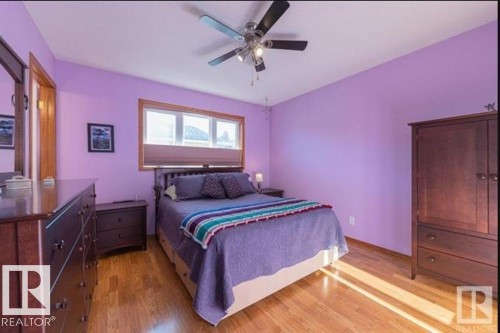 1412 63 Street Nw, Edmonton, AB - Indoor Photo Showing Bedroom