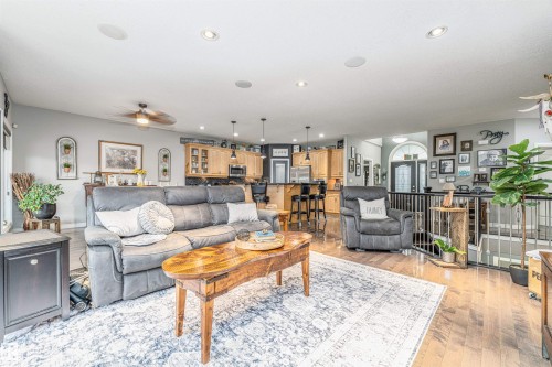156 Greenfield Way, Fort Saskatchewan, AB - Indoor Photo Showing Living Room