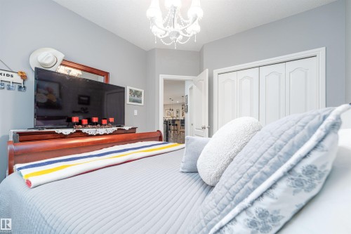 156 Greenfield Way, Fort Saskatchewan, AB - Indoor Photo Showing Bedroom