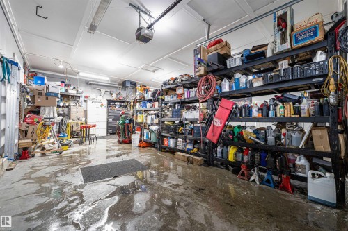 156 Greenfield Way, Fort Saskatchewan, AB - Indoor Photo Showing Garage