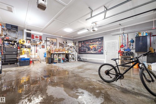 156 Greenfield Way, Fort Saskatchewan, AB - Indoor Photo Showing Garage