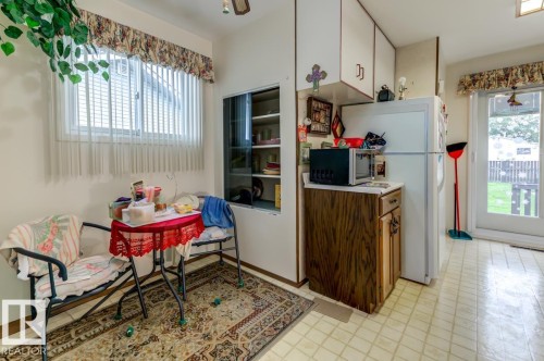 13517 136 Street Nw, Edmonton, AB - Indoor