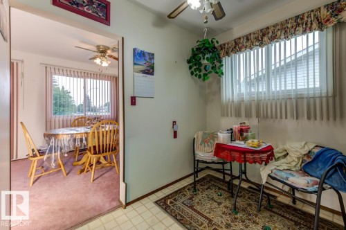 13517 136 Street Nw, Edmonton, AB - Indoor