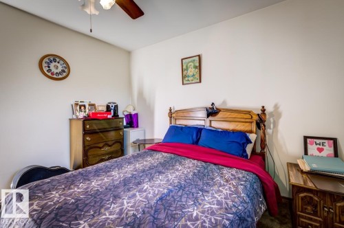 13517 136 Street Nw, Edmonton, AB - Indoor Photo Showing Bedroom