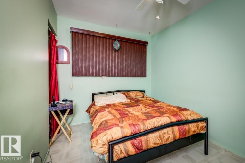 13517 136 Street Nw, Edmonton, AB - Indoor Photo Showing Bedroom