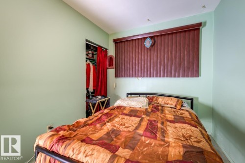 13517 136 Street Nw, Edmonton, AB - Indoor Photo Showing Bedroom
