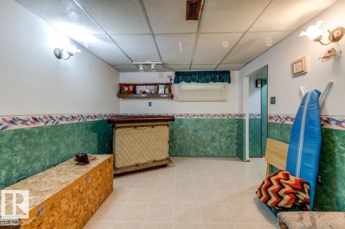 13517 136 Street Nw, Edmonton, AB - Indoor Photo Showing Other Room