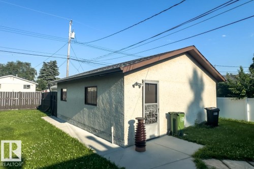 13517 136 Street Nw, Edmonton, AB - Outdoor
