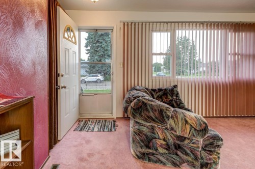 13517 136 Street Nw, Edmonton, AB - Indoor Photo Showing Other Room