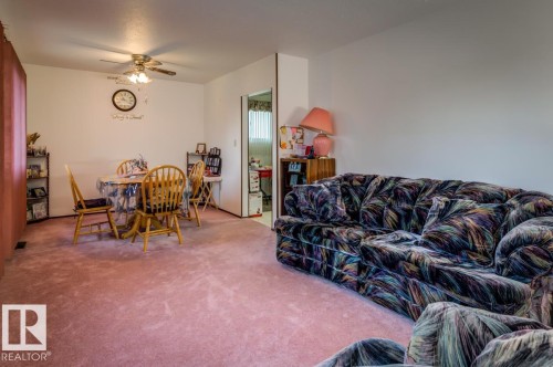 13517 136 Street Nw, Edmonton, AB - Indoor Photo Showing Other Room