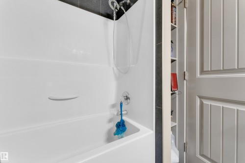 2107 Casselman Link Sw, Edmonton, AB - Indoor Photo Showing Bathroom