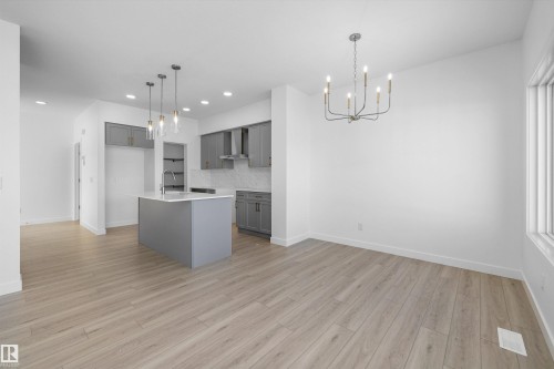 4182 Kinglet Drive Nw, Edmonton, AB - Indoor Photo Showing Kitchen