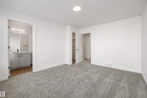 18855 29 Avenue Nw, Edmonton, AB - Indoor Photo Showing Other Room