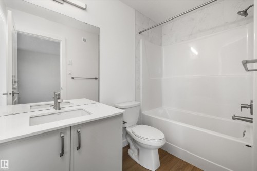 18855 29 Avenue Nw, Edmonton, AB - Indoor Photo Showing Bathroom