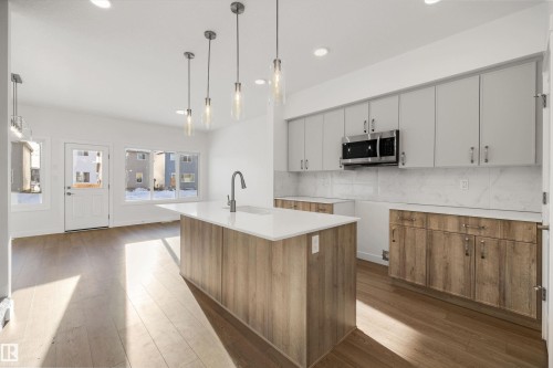 18855 29 Avenue Nw, Edmonton, AB - Indoor Photo Showing Kitchen
