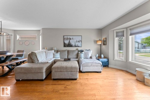 4109 40 Street, Bonnyville Town, AB - Indoor Photo Showing Living Room