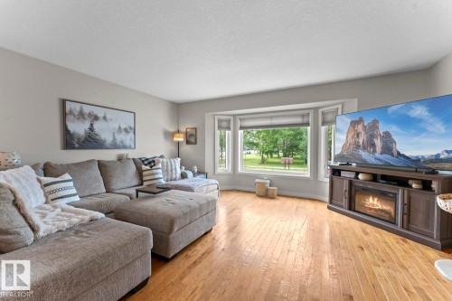 4109 40 Street, Bonnyville Town, AB - Indoor Photo Showing Living Room