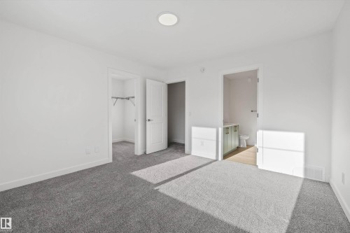 4184 Kinglet Drive Nw, Edmonton, AB - Indoor Photo Showing Other Room