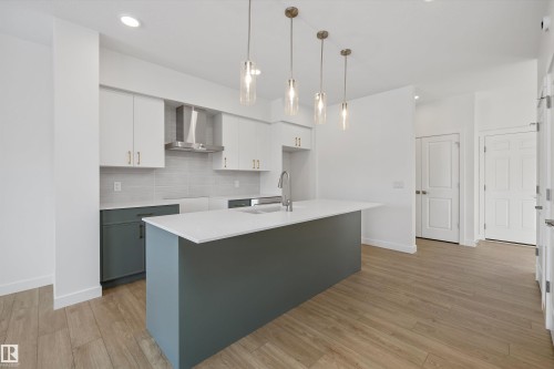 4184 Kinglet Drive Nw, Edmonton, AB - Indoor Photo Showing Kitchen With Double Sink With Upgraded Kitchen