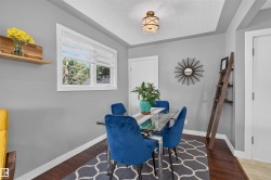 Recessed ceiling with an ornamental light fixture - 