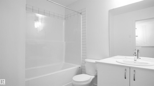 7391 Keeler Crescent Sw, Edmonton, AB - Indoor Photo Showing Bathroom
