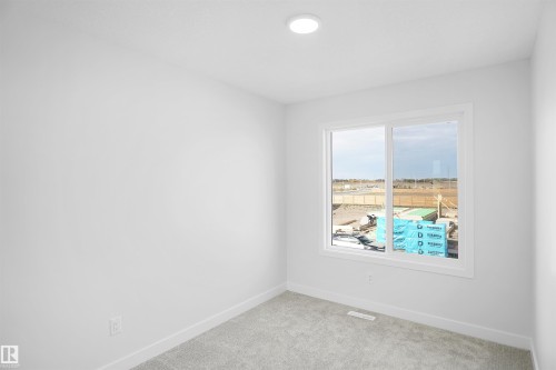 7389 Keeler Crescent Sw, Edmonton, AB - Indoor Photo Showing Other Room