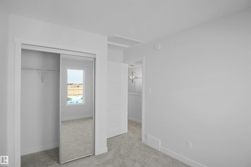 7389 Keeler Crescent Sw, Edmonton, AB - Indoor Photo Showing Other Room