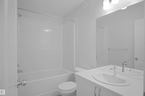 7389 Keeler Crescent Sw, Edmonton, AB - Indoor Photo Showing Bathroom