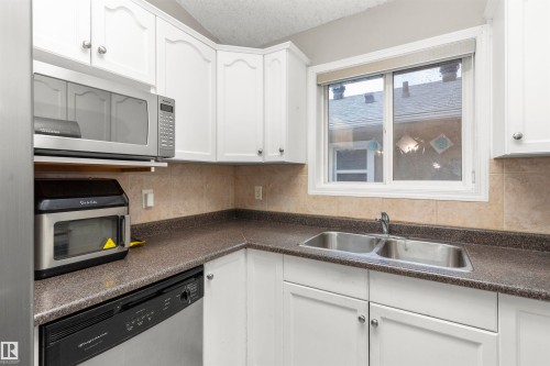 11517 83 Street Nw, Edmonton, AB - Indoor Photo Showing Kitchen With Double Sink
