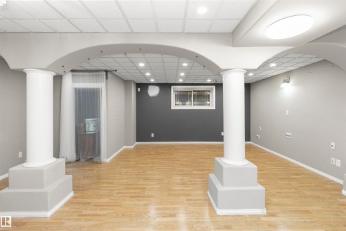 11517 83 Street Nw, Edmonton, AB - Indoor