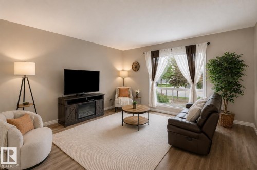16114 43 Street Nw, Edmonton, AB - Indoor Photo Showing Living Room