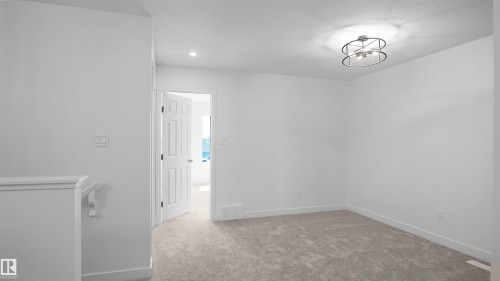 7387 Keeler Crescent Sw, Edmonton, AB - Indoor Photo Showing Other Room