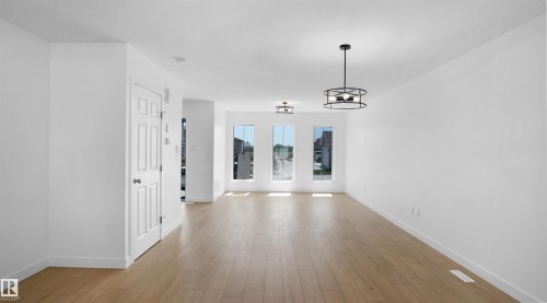 7387 Keeler Crescent Sw, Edmonton, AB - Indoor Photo Showing Other Room