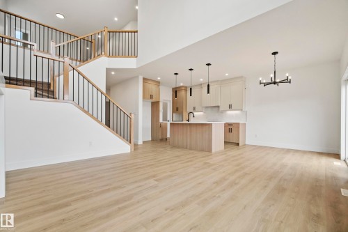 8533 223A Street Nw, Edmonton, AB - Indoor Photo Showing Kitchen