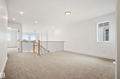 8533 223A Street Nw, Edmonton, AB - Indoor Photo Showing Other Room