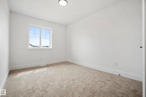 8533 223A Street Nw, Edmonton, AB - Indoor Photo Showing Other Room