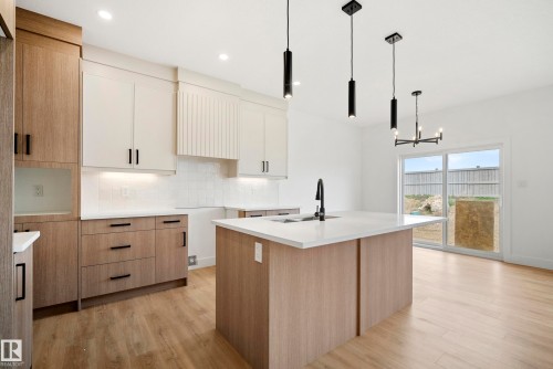 8533 223A Street Nw, Edmonton, AB - Indoor Photo Showing Kitchen With Upgraded Kitchen