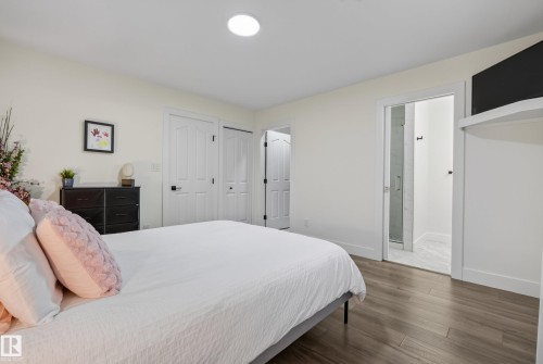 6741 162A Avenue Nw, Edmonton, AB - Indoor Photo Showing Bedroom