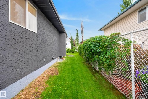 6741 162A Avenue Nw, Edmonton, AB - Outdoor