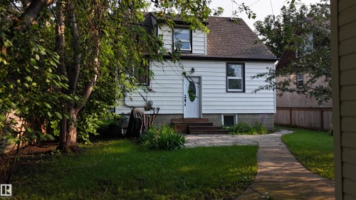 10915 67 Avenue Nw, Edmonton, AB - Outdoor