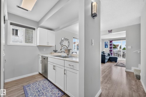247 Lancaster Terrace Nw, Edmonton, AB - Indoor Photo Showing Kitchen With Double Sink