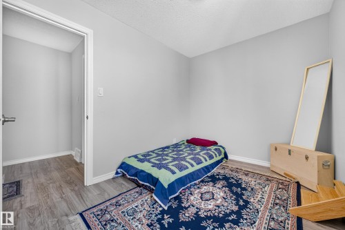 247 Lancaster Terrace Nw, Edmonton, AB - Indoor Photo Showing Bedroom