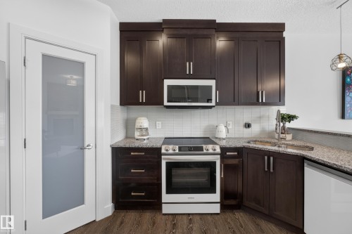89 Sandalwood Place, Leduc, AB - Indoor Photo Showing Kitchen