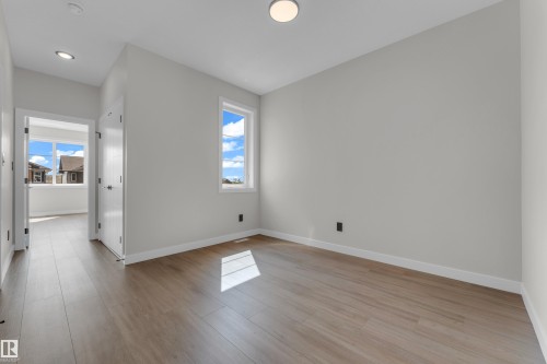 1912 48 Street Sw, Edmonton, AB - Indoor Photo Showing Other Room