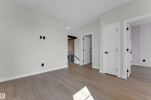 1912 48 Street Sw, Edmonton, AB - Indoor Photo Showing Other Room