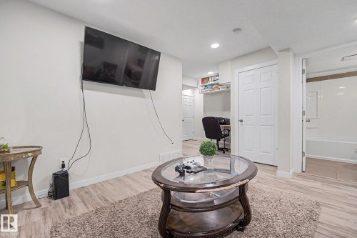 Sitting room - 22419 80 Avenue Nw, Edmonton, AB - Indoor